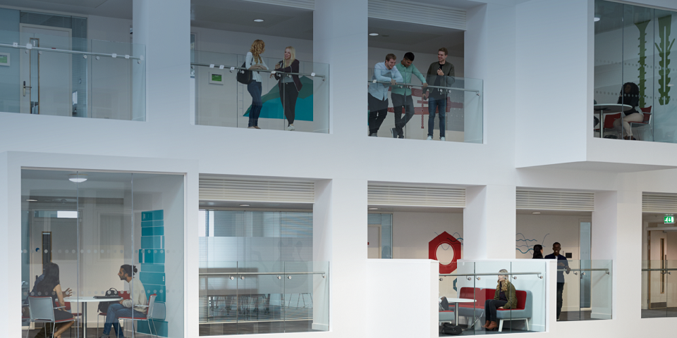 1521273313664718.png 工业粉色应用黄色软件.png