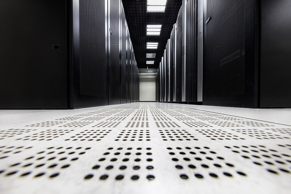 工业粉色应用黄色软件对数据中心温度监测与调控