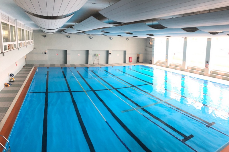 室内泳池潮湿不用怕，泳池粉色应用黄色软件来除湿